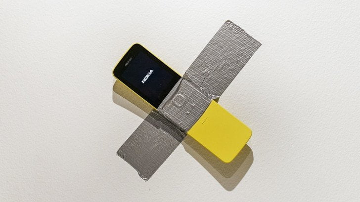 Nokia przykleja banana do ściany
