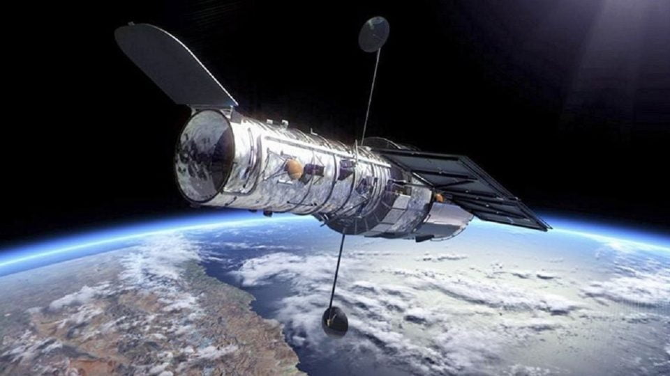NASA uruchomi systemy zapasowe teleskopu Hubble`a