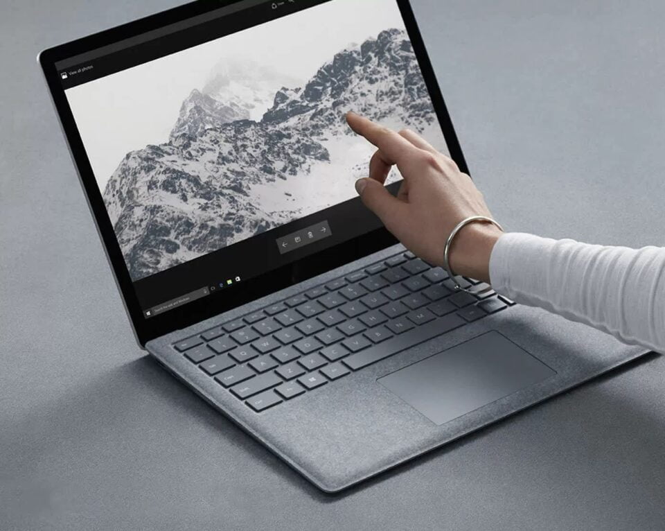 Microsoft Surface Laptop z 4 GB RAM