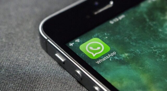 WhatsApp oskarża Apple o podwójne standardy