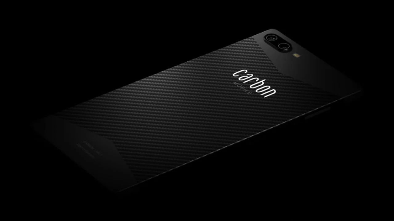 Carbon 1 MK II - smartfon z włókna węglowego