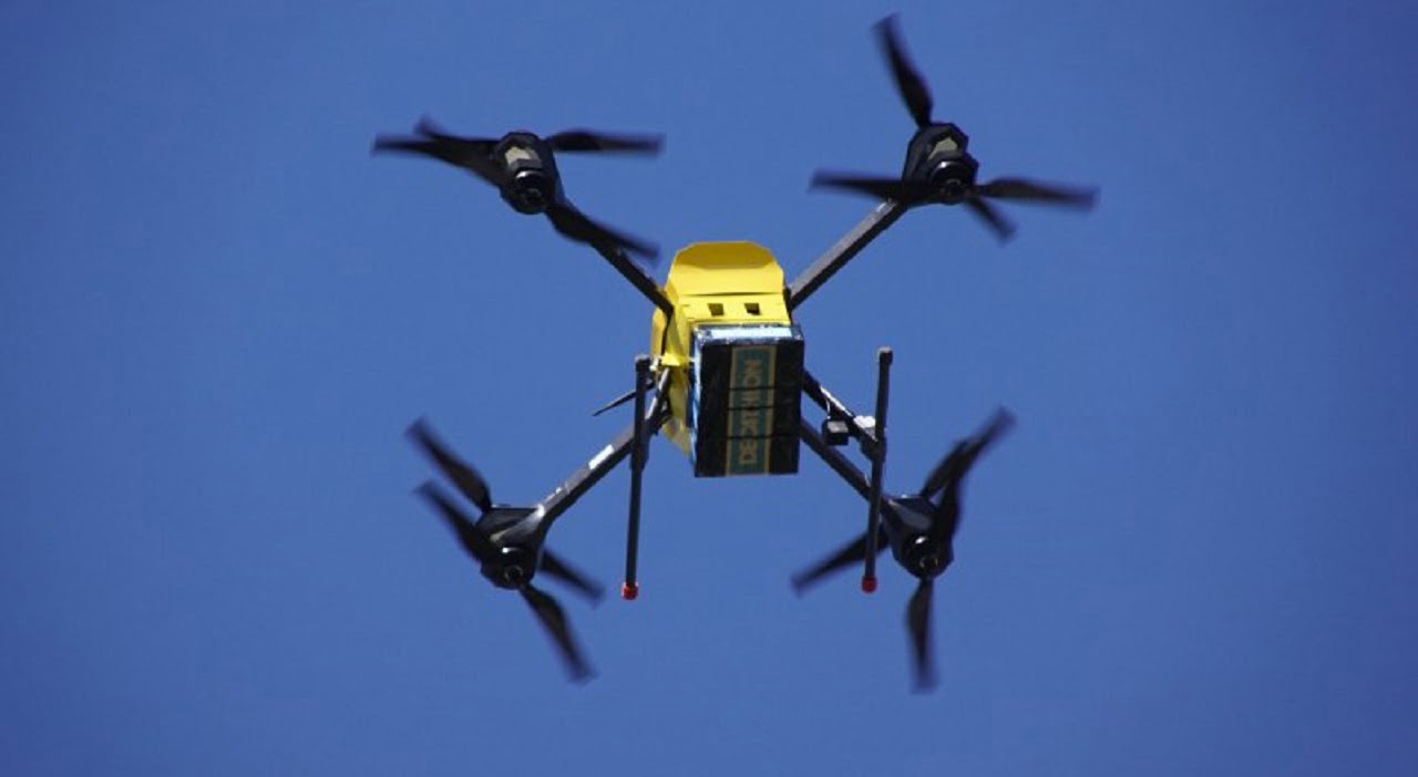 Dostawa paczki dronem w Lublinie