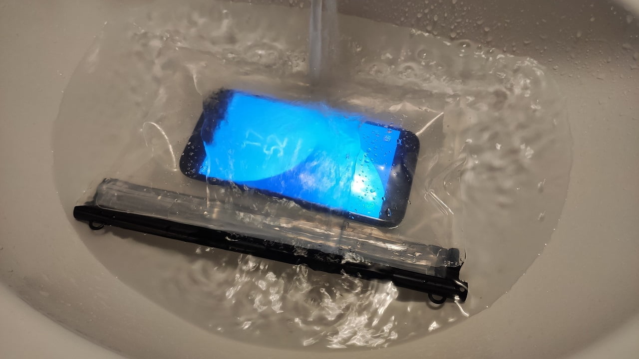 wodoodporne etui na smartfona