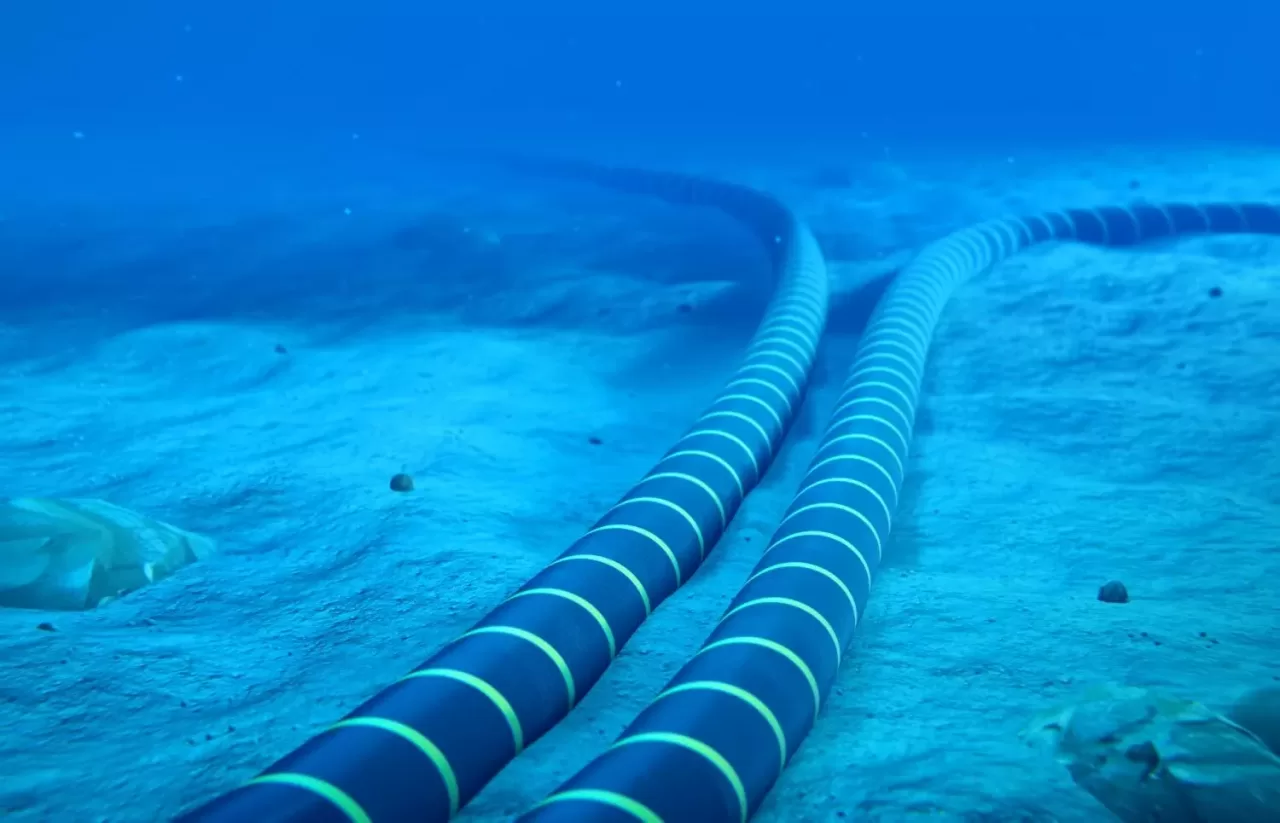 Google i Facebook budują podmorski kabel