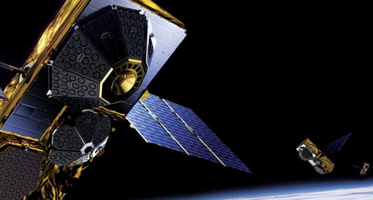 polskie firmy podbijają kosmos iphone 13 łączność satelitarna