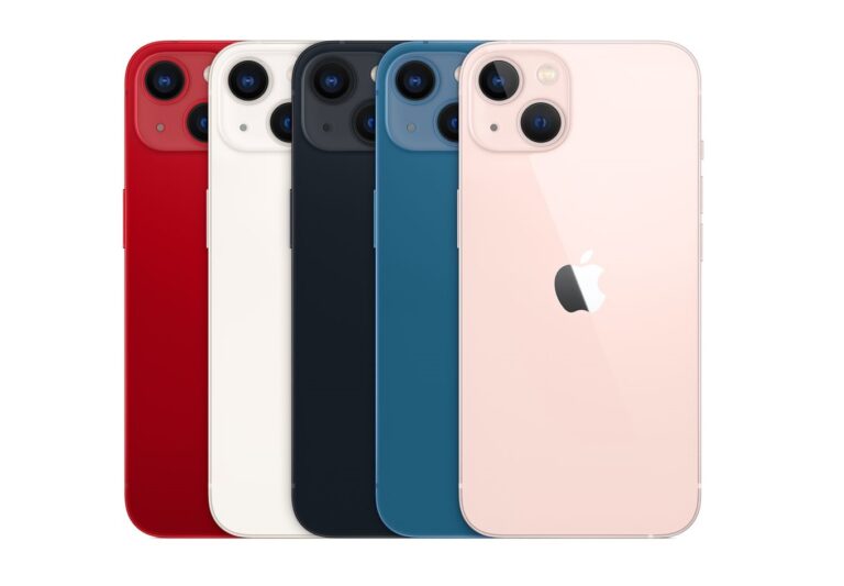 iPhone'y w kolorach czerwonym, białym, czarnym, niebieskim i różowym.
