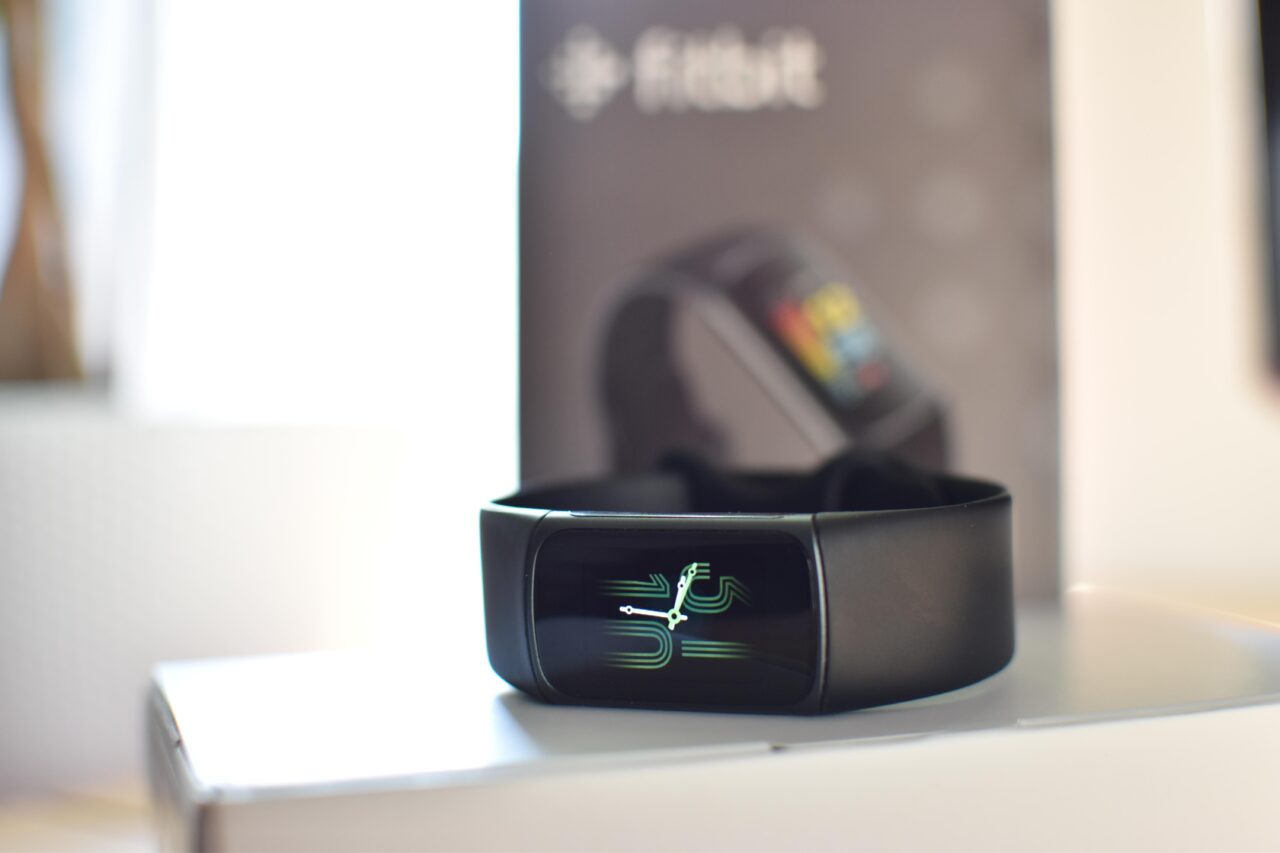 Fitbit Charge 5 recenzja 