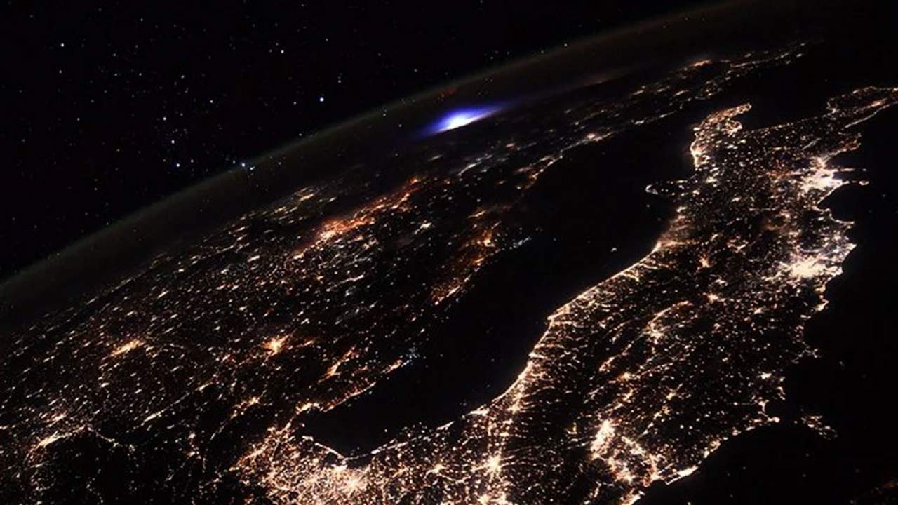 Tajemnicze światło na zdjęciu z ISS