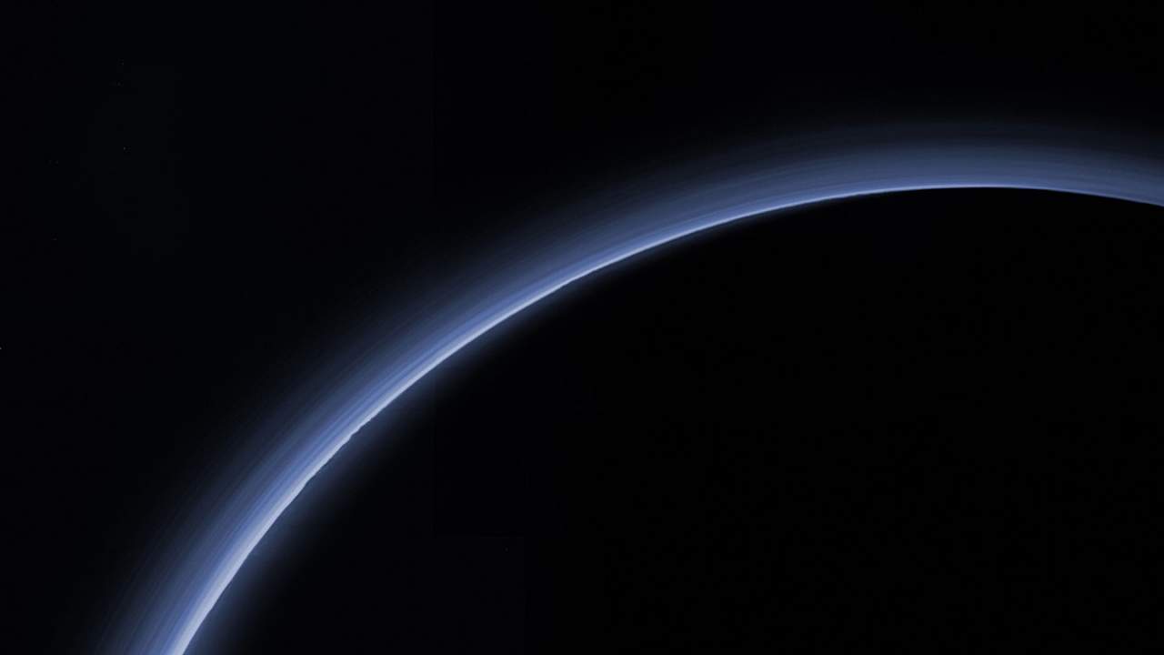 Pluton traci atmosferę