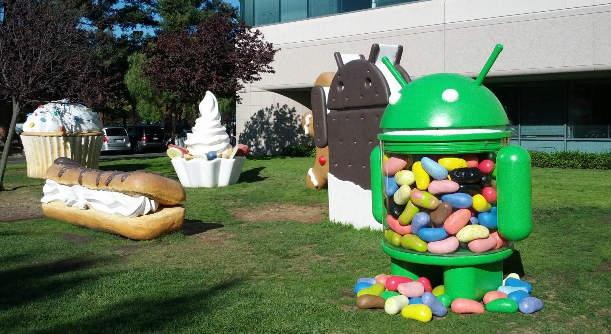 Pomniki Androida powrócą przed siedzibę Google