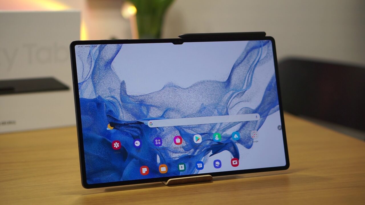 Tablet Samsung Galaxy Tab S8 Ultra również może dostać aktualizcję do One UI 6.1.1