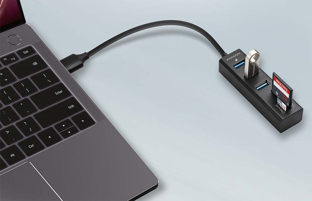 Concentrateur USB pour ordinateur portable Axagon HMA-CR3A pour le photographe