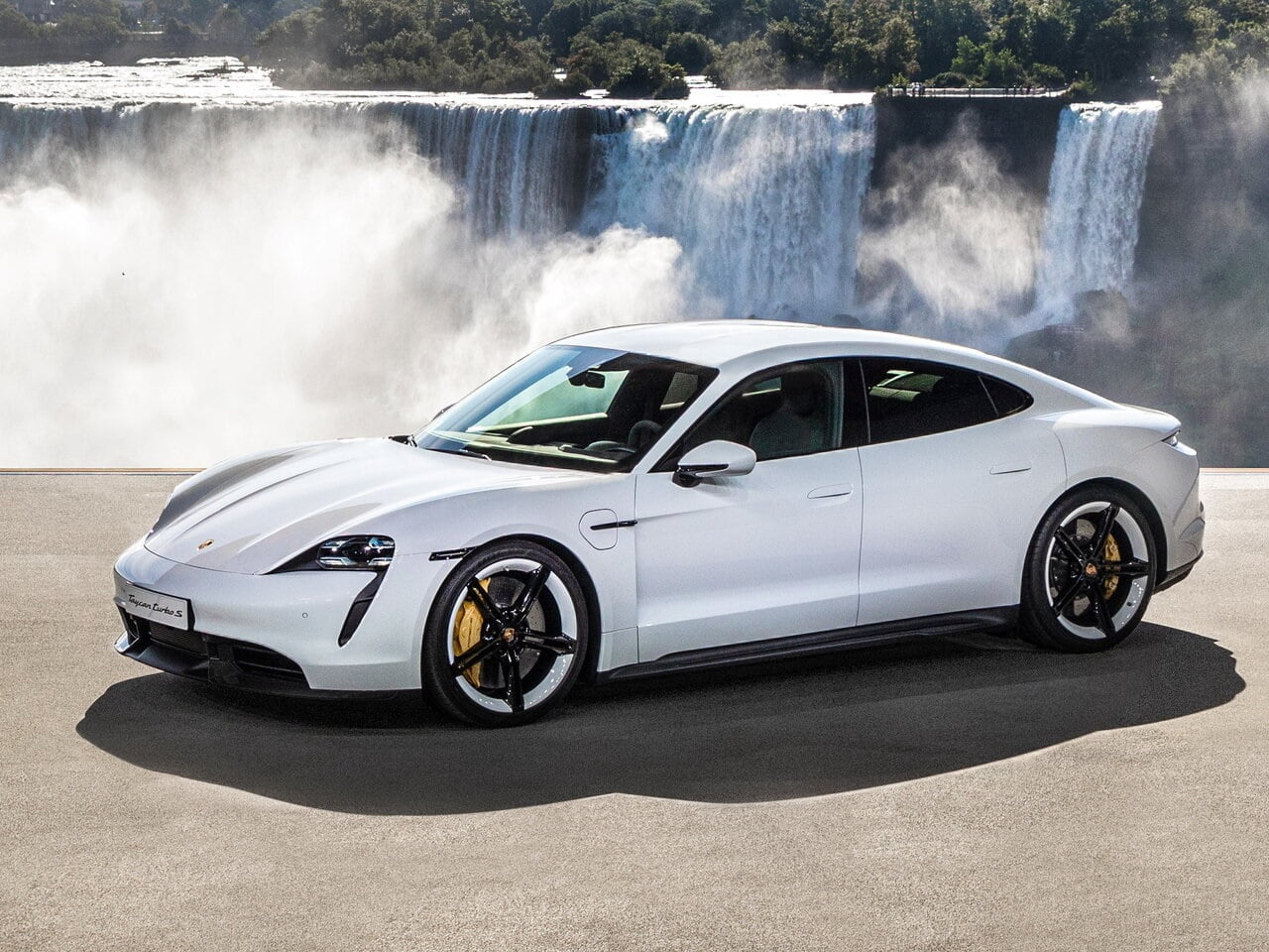 Porsche Taycan z nową aktualizacją — wzrasta moc silnika i zasięg baterii