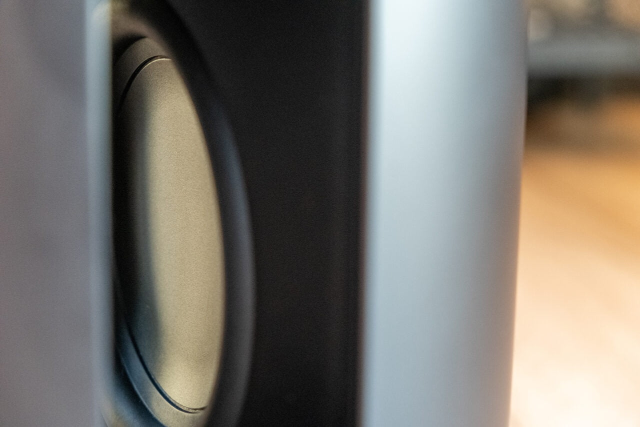 Dziura w subwooferze Sonos Sub Mini