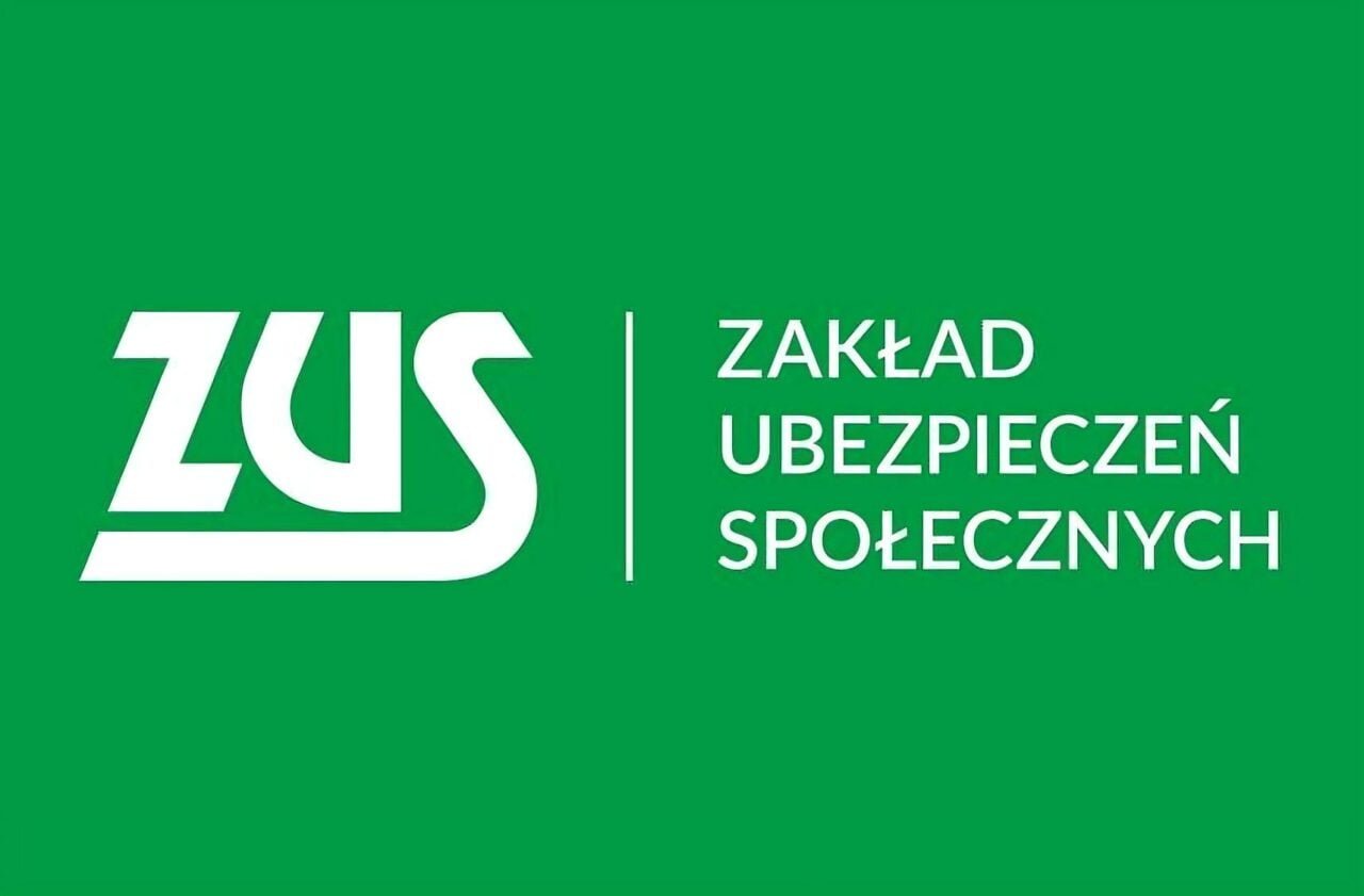 Logo Zakładu Ubezpieczeń Społecznych (ZUS) na zielonym tle.