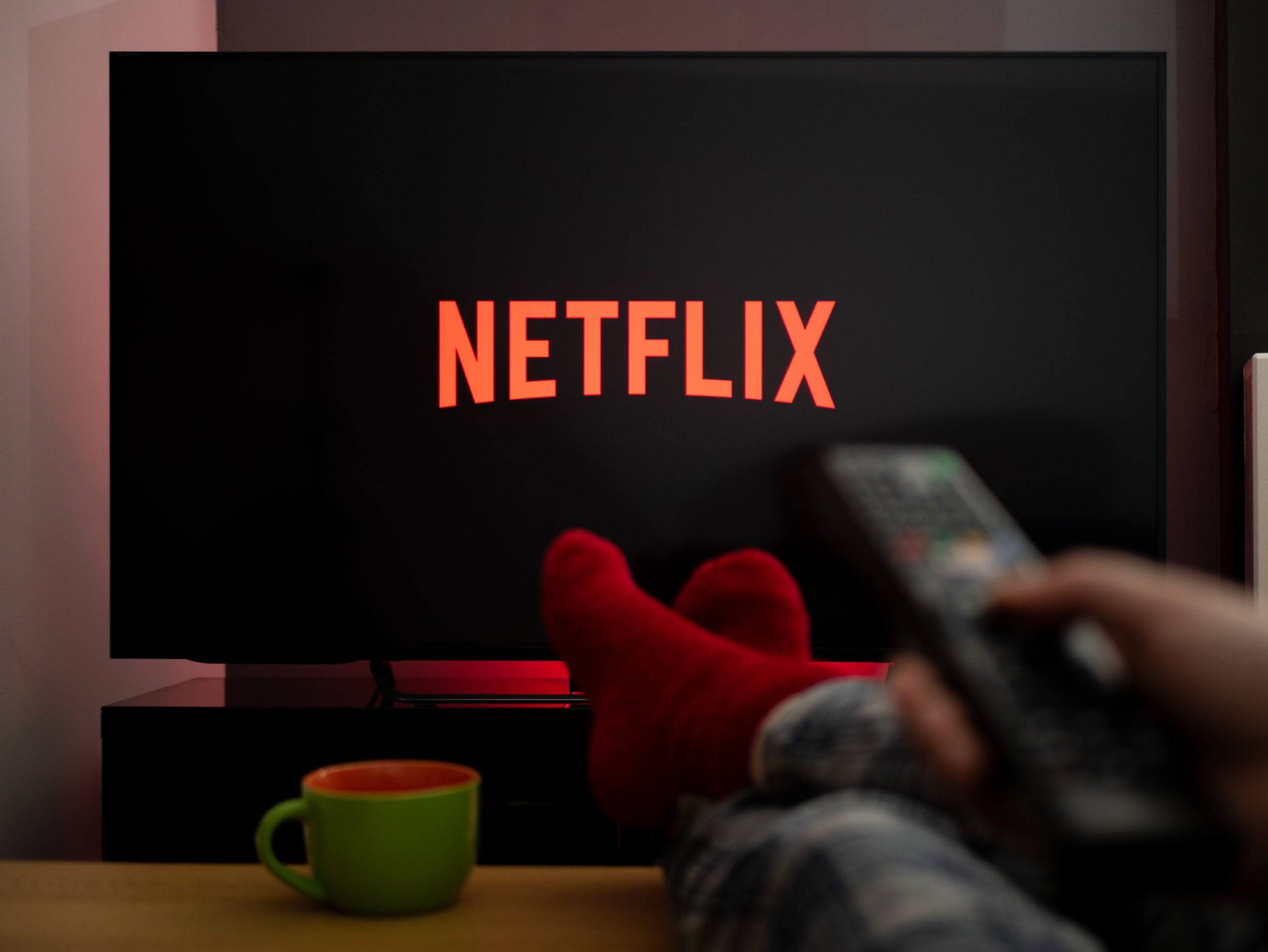 przystawka smart TV aplikacja Netflix na Smart TV