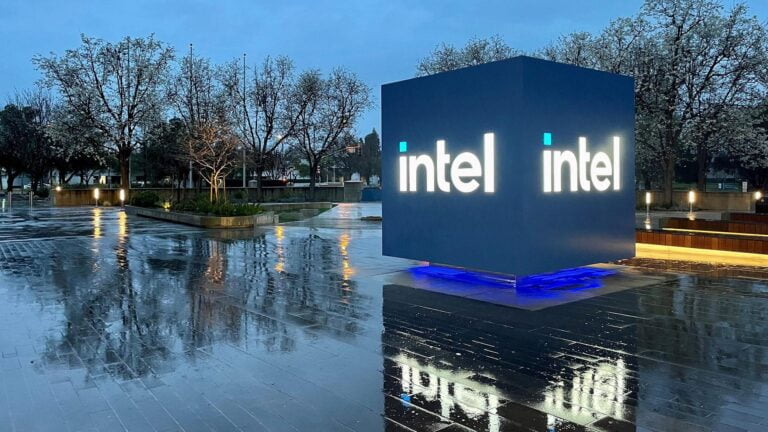 Intel budynek logo Fot Intel Corporation