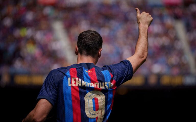 Robert Lewandowski koszulka FC Barcelona fot FC Barcelona materiały prasowe