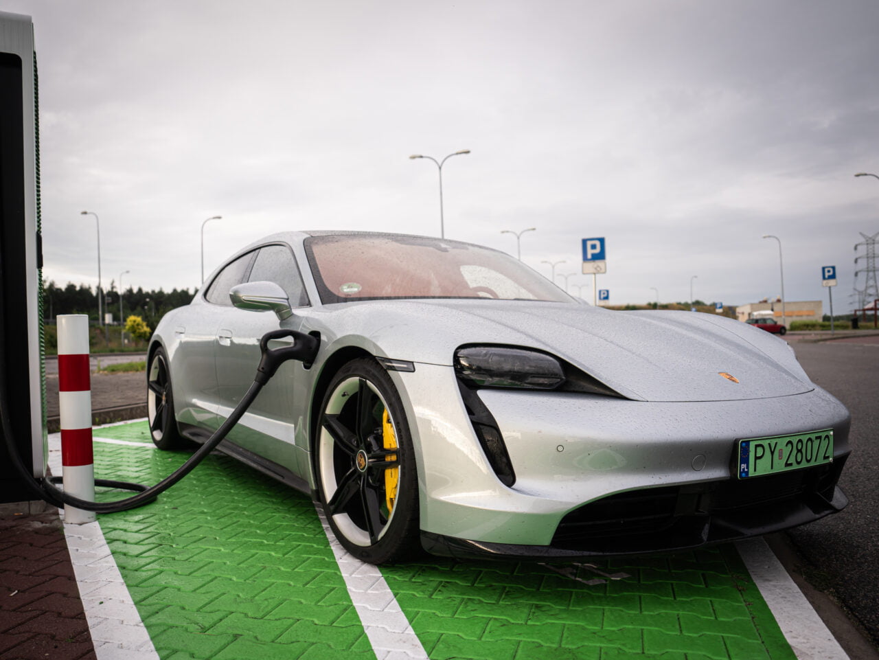 Jak chronić baterie w samochodach elektrycznych?