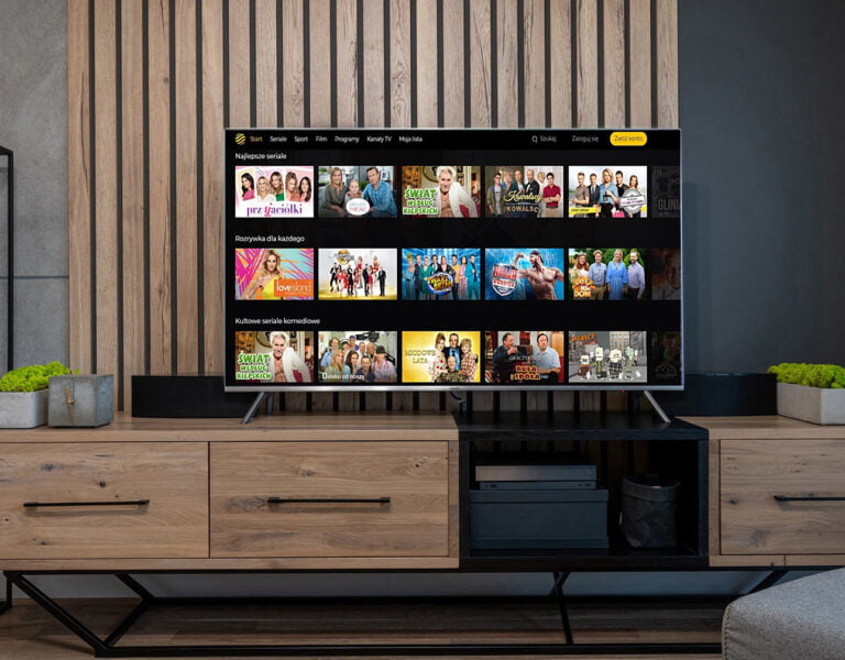 Telewizor streaming salon Fot oryginal Pixabay Autor promofocus Polsat GO modyfikacje wlasne