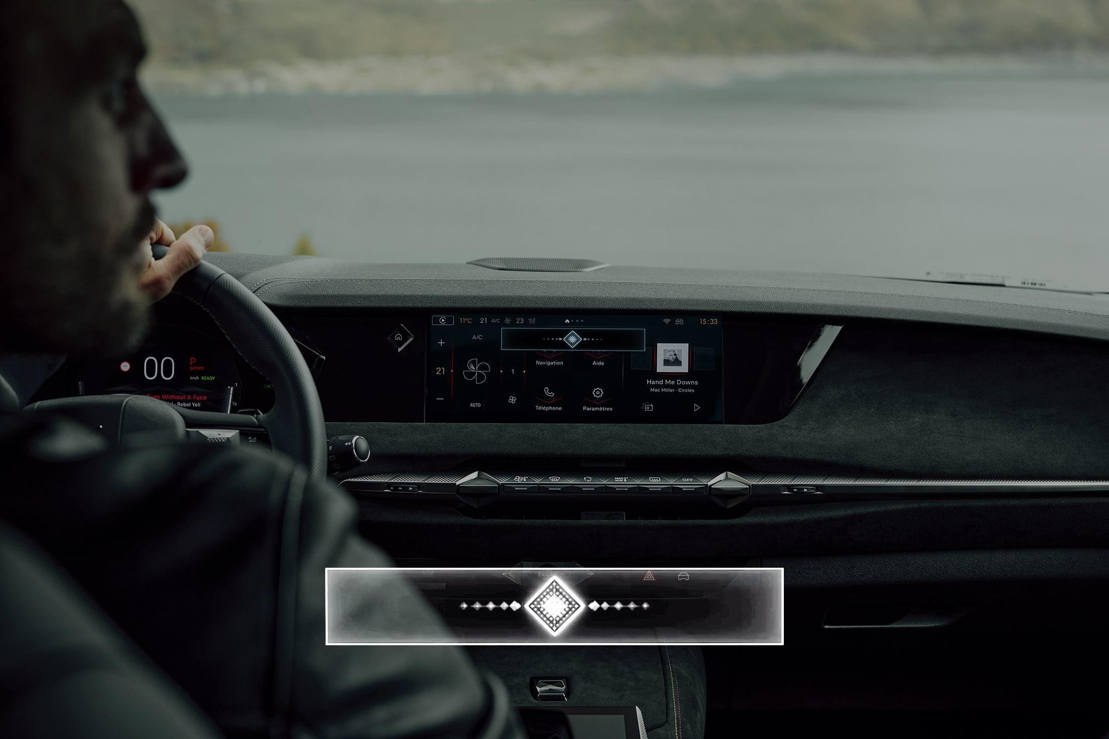 Deska rozdzielcza samochodu DS Automobiles z wyświetlonym panelem Chat GPT.