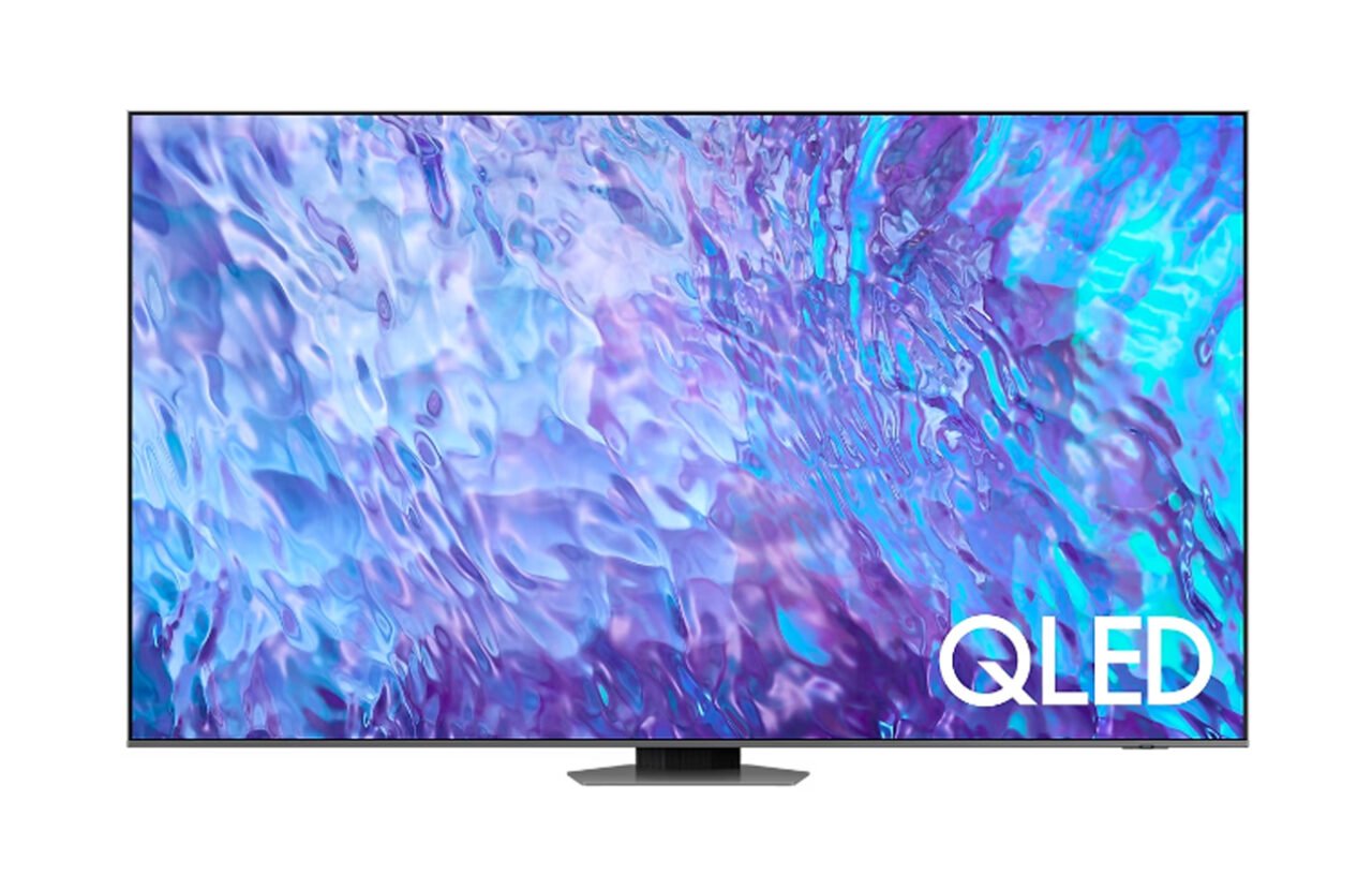 Telewizor Samsung QLED 4K Q80C widoczny od frontu na białym tle