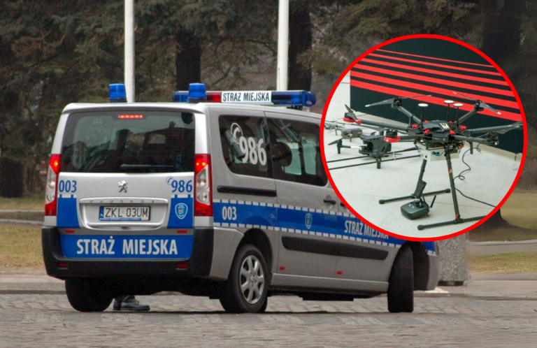 Samochód straży miejskiej sfotografowany od tyłu. W ramce w prawym górnym rogu dron.