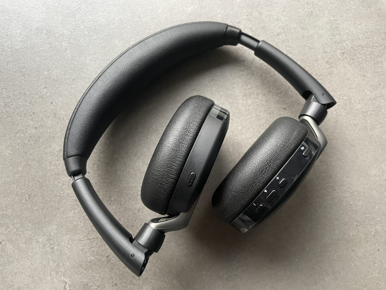 Recenzja Jabra Evolve2 65 Flex skłądane słuchawki