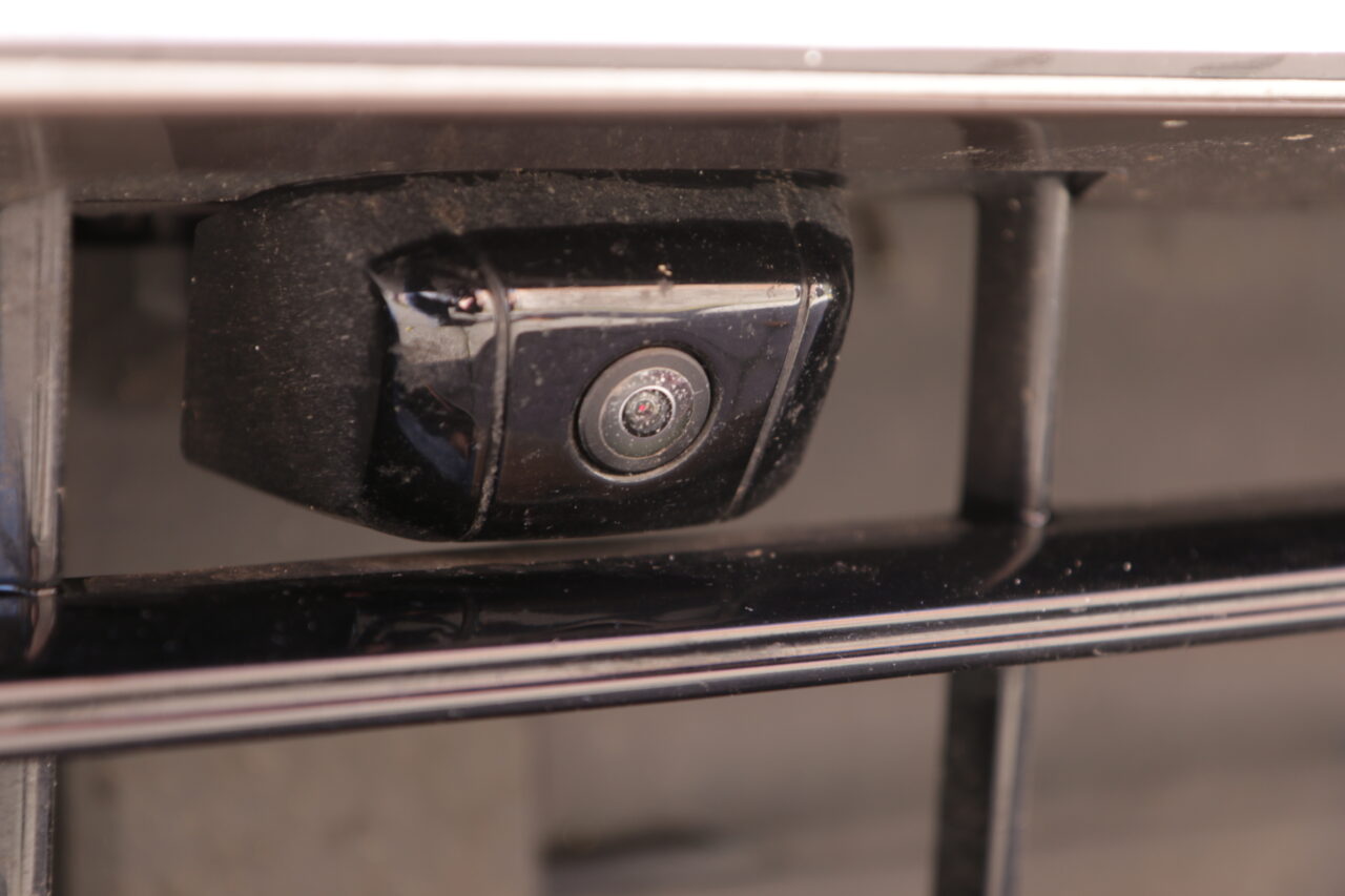Kamera przednia testowanego Porsche Panamera 4S E-Hybrid Sport Turismo 