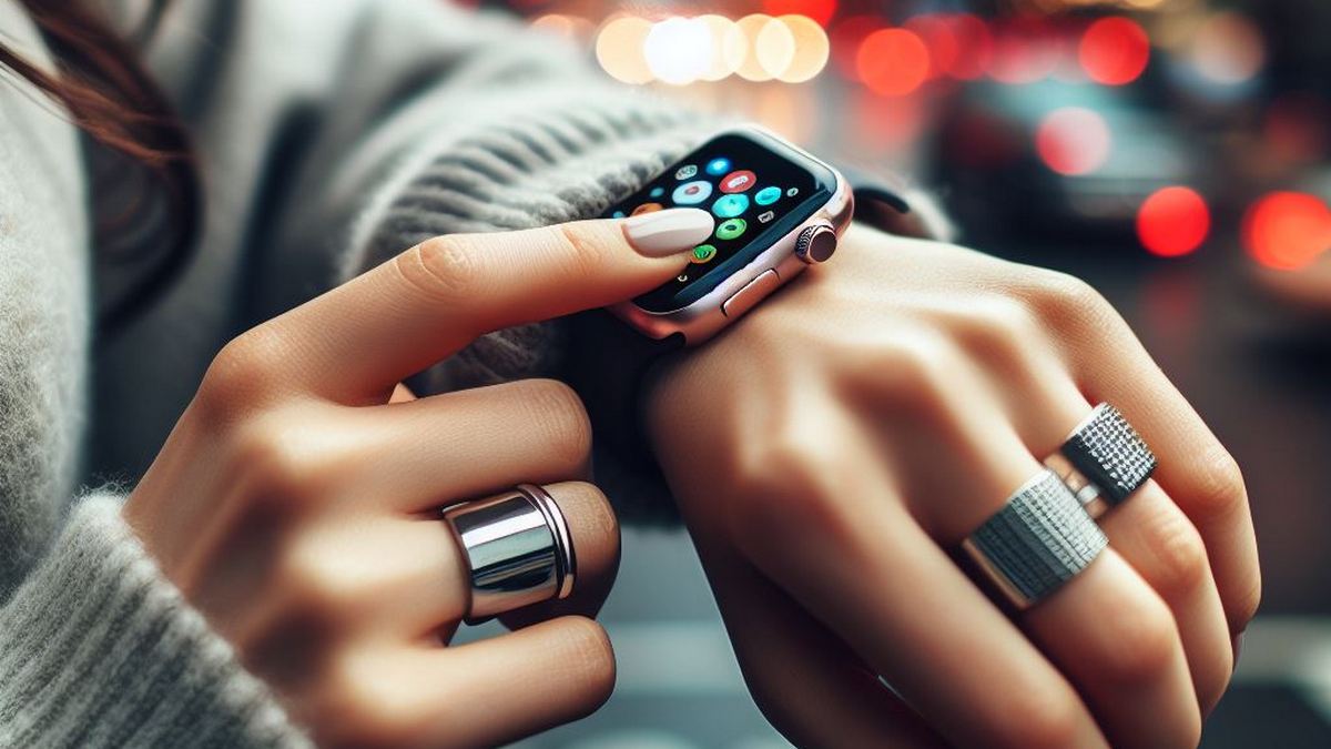 Osoba używa smartwatcha, wyświetlającego kolorowe ikony aplikacji, na tle rozmytych świateł.