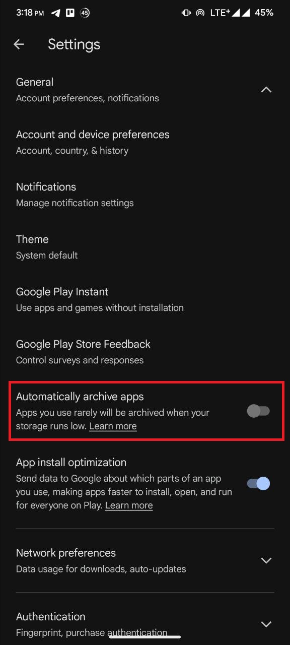 Zrzut ekranu ustawień smartfona z zaznaczoną opcją "Automatically archive apps", przy której jest wyłączony przełącznik.