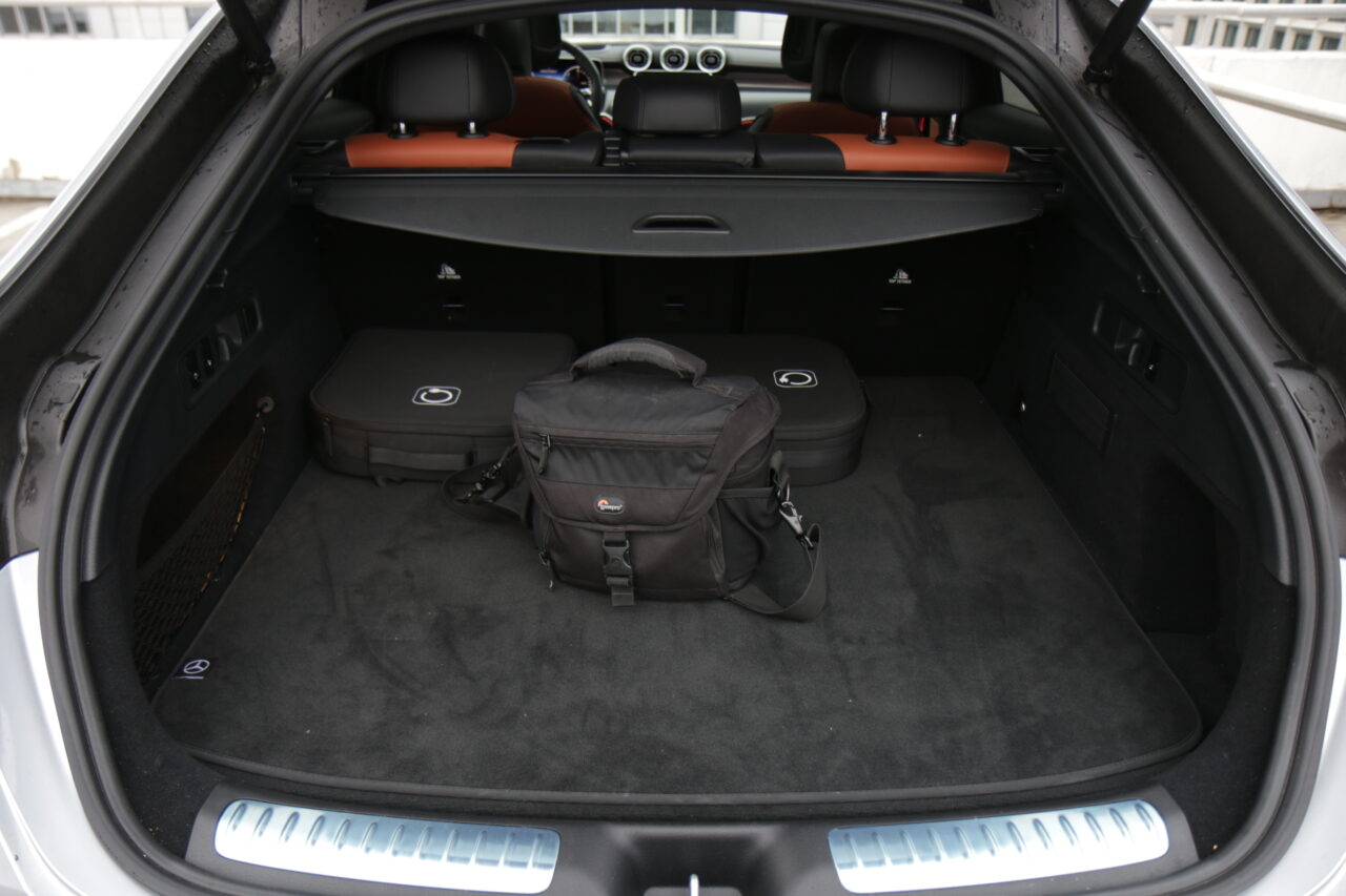 Bagażnik w testowanym Mercedesie GLC Coupe 300e 