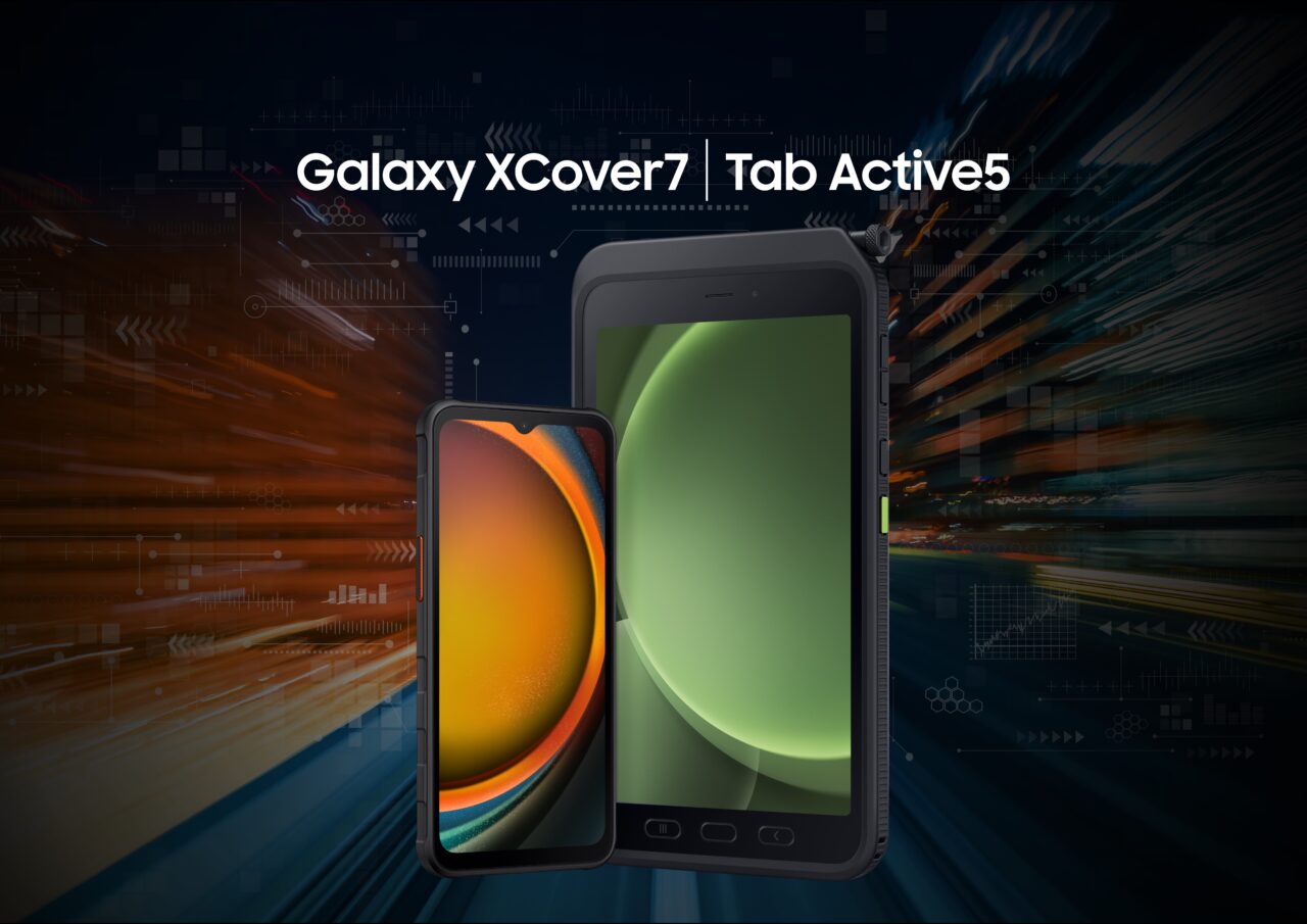 Zdjęcie smartfona Galaxy XCover7 i tabletu Tab Active5 na tle wizualizacji cyfrowych danych z tekstem "Galaxy XCover7 | Tab Active5".