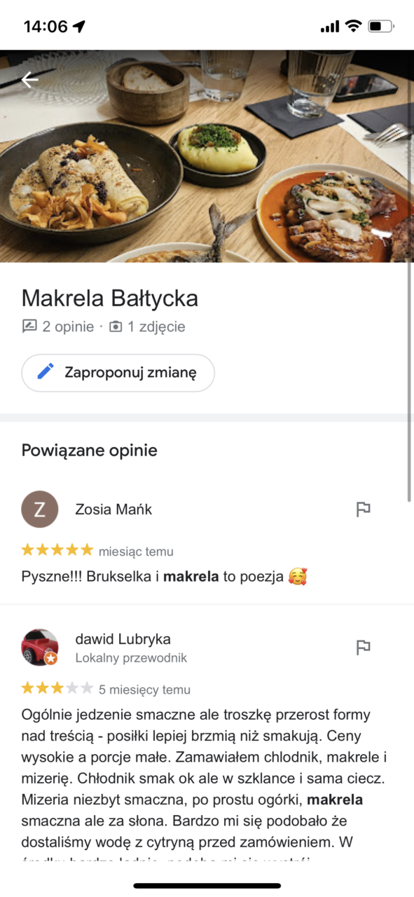 Zrzut ekranu Google Maps recenzji restauracji z daniami na stole, w tym z makrelą bałtycką, oraz opini na temat jedzenia.