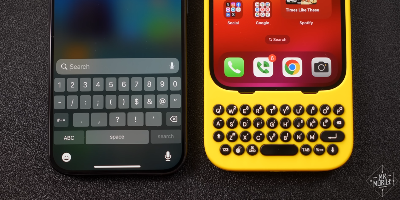 Dwa smartfony z klawiaturami: z lewej ekran z cyfrową klawiaturą, z prawej obudowa w kolorze żółtym z fizycznymi klawiszami Clicks.