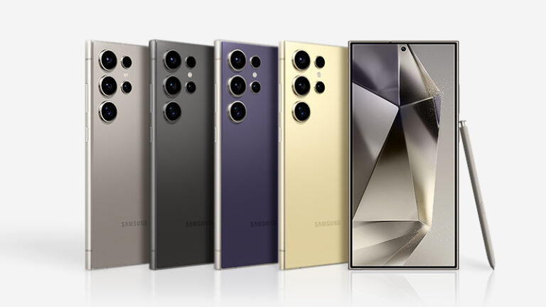 Cztery smartfony Samsung Galaxy S24 Ultra różnych kolorów (szary, czarny, fioletowy, złoty), ustawione pionowo z tyłu i jeden pochyły z frontem odsłoniętym, na białym tle.