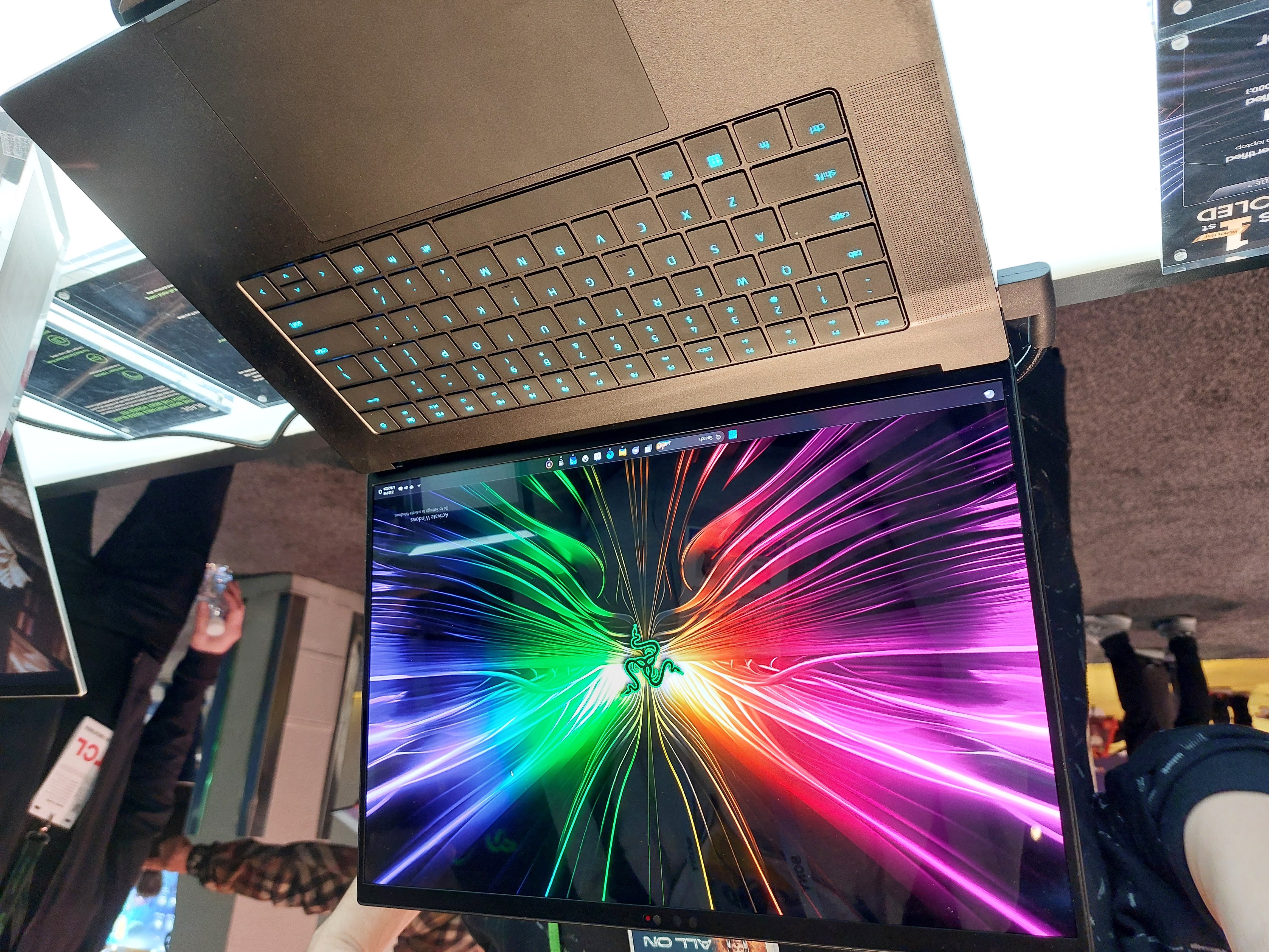 Widziałem najnowsze laptopy Razer Blade. To piekielnie ostra technologia [CES 2024]