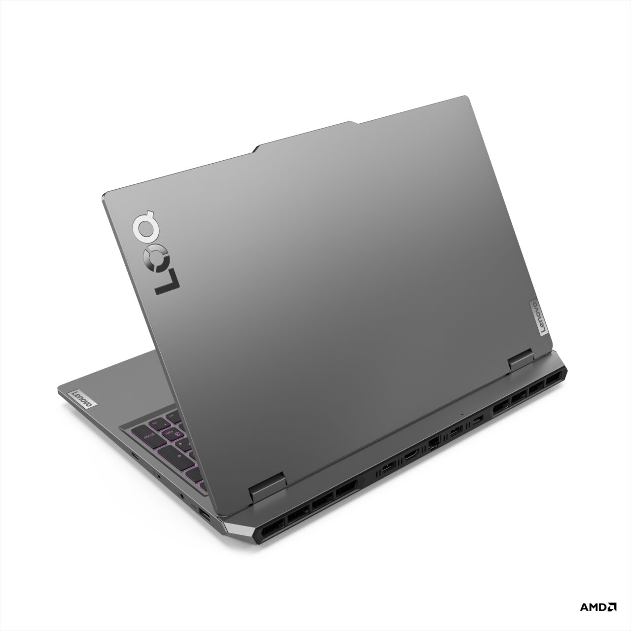 Tylna część szarego laptopa gamingowego z widocznymi logotypami i portami.