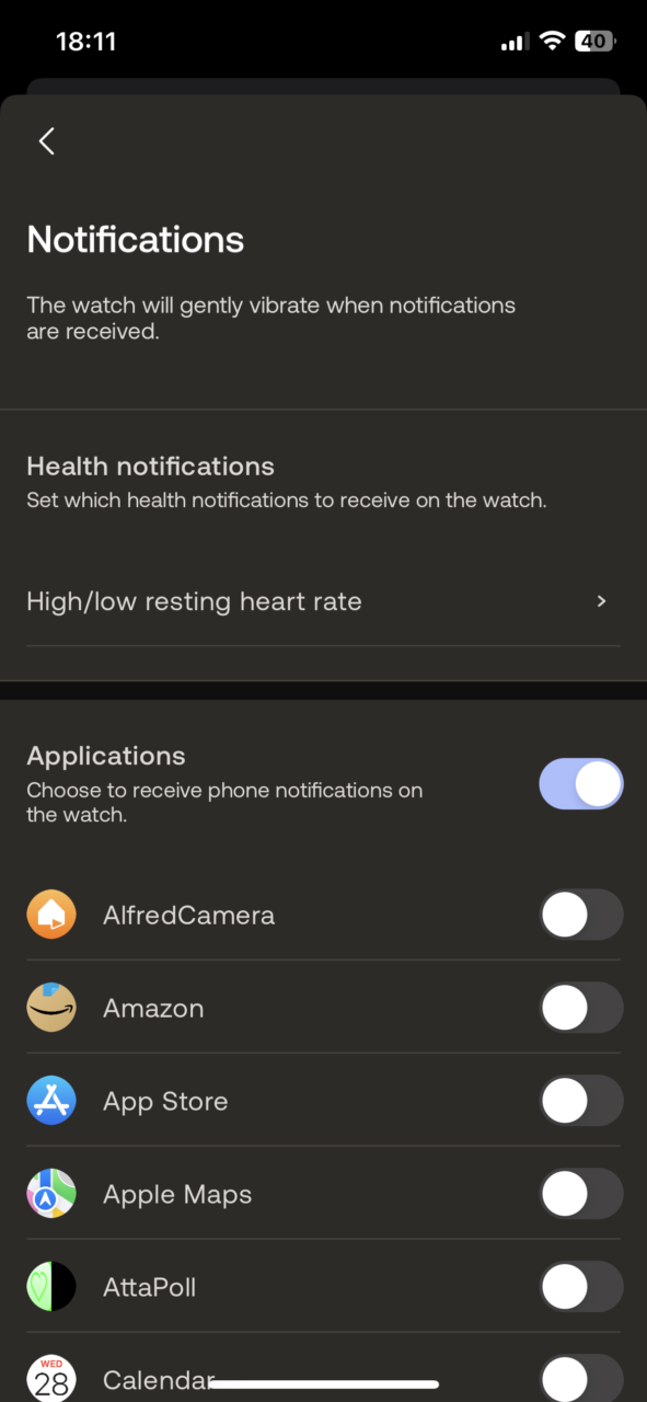 Ekran ustawień powiadomień na smartfonie, pokazujący opcje dotyczące powiadomień zdrowotnych i aplikacji z przełącznikami do włączania i wyłączania powiadomień dla poszczególnych app.