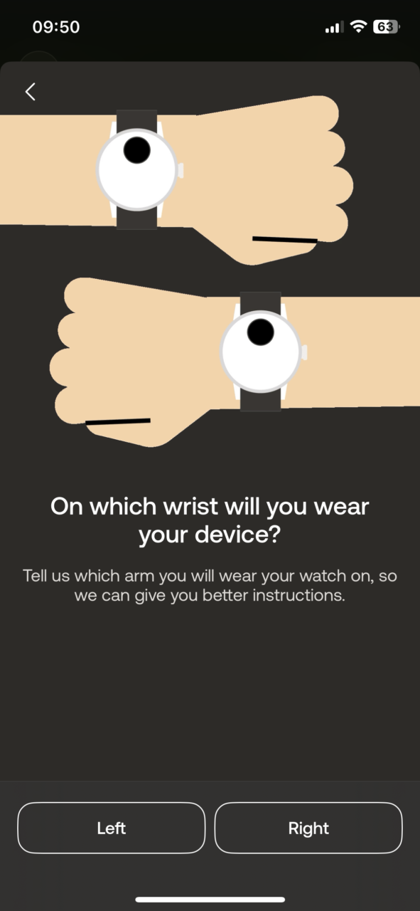 Zrzut ekranu konfiguracji urządzenia noszonego na nadgarstku, z pytaniem "Na którym nadgarstku będziesz nosić swoje urządzenie?" i opcjami wyboru "Lewy" lub "Prawy" na dole ekranu. Po obu stronach ilustracje nadgarstków z zegarkami.