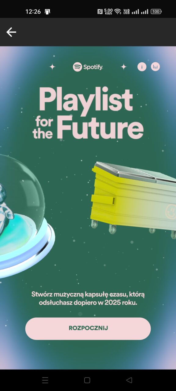 Zrzut ekranu aplikacji Spotify z grafiką promującą "Playlist for the Future" i żółtą walizką na kółkach oraz astronomicznym hełmem w lewym dolnym rogu, z tekstem "Stwórz muzyczną kapsułę czasu, którą odsłuchasz dopiero w 2025 roku." i przyciskiem "ROZPOCZNIJ" na dole.