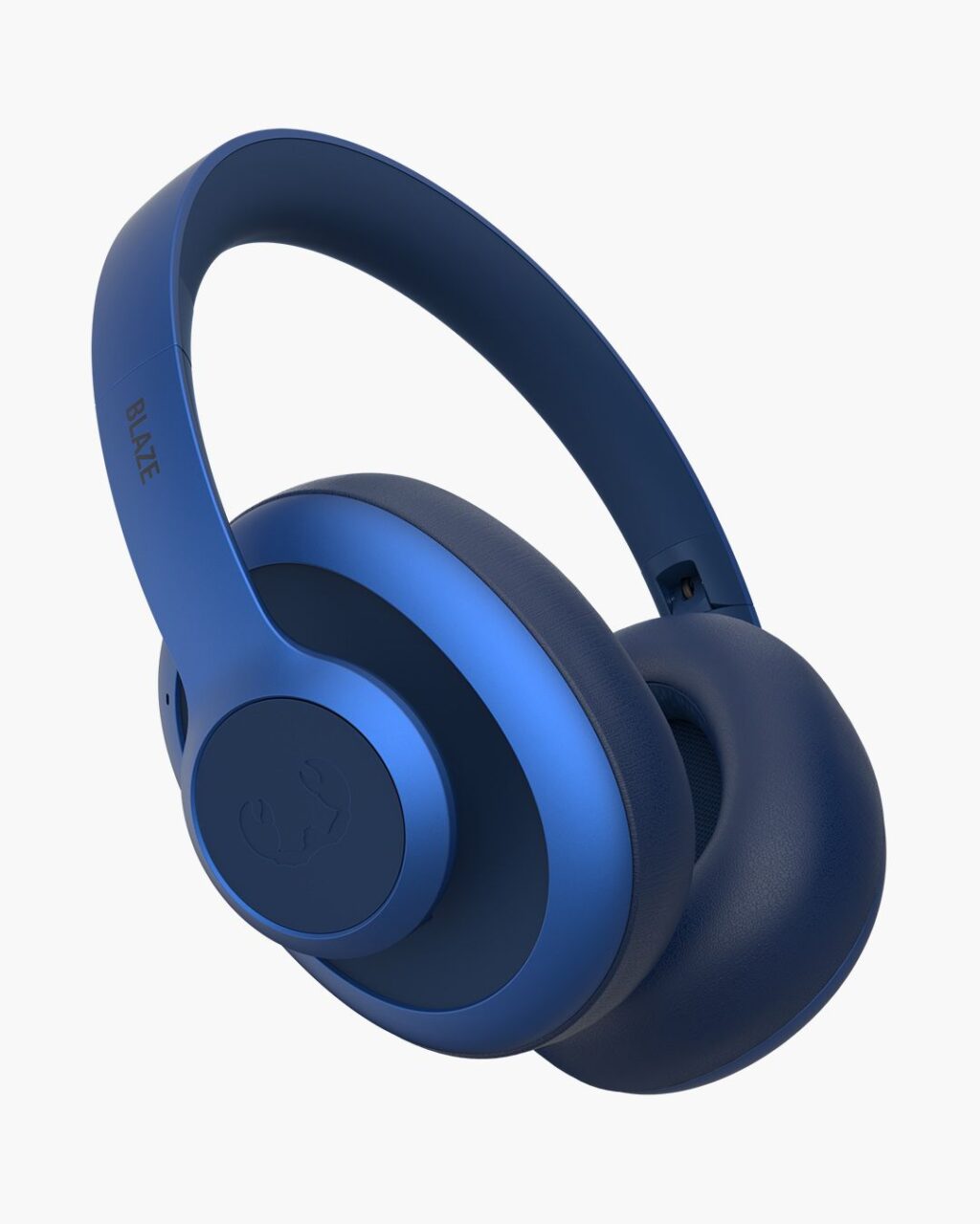 Niebieskie bezprzewodowe słuchawki nauszne z logo w kształcie głowy byka na nausznikach.