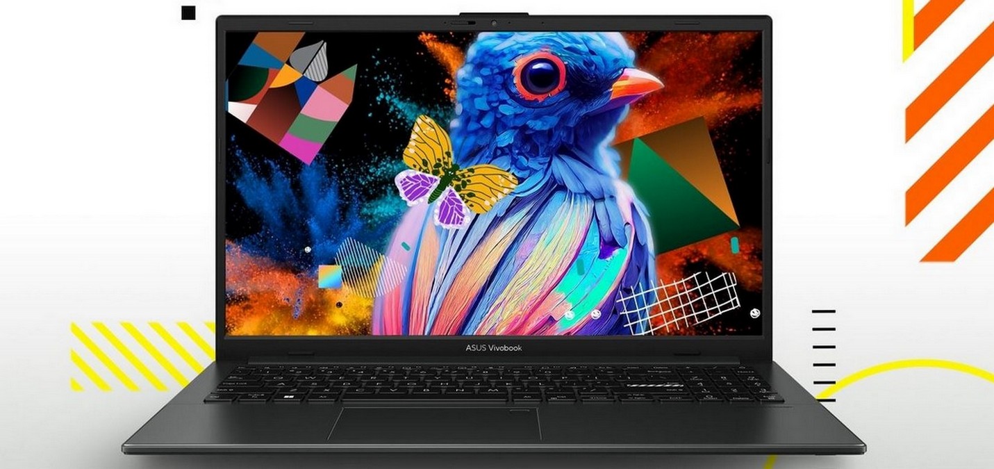 Laptop ASUS VivoBook otwarty z kolorową grafiką ptaka i motyli na ekranie, na graficznie ozdobionym tle z abstrakcyjnymi elementami.