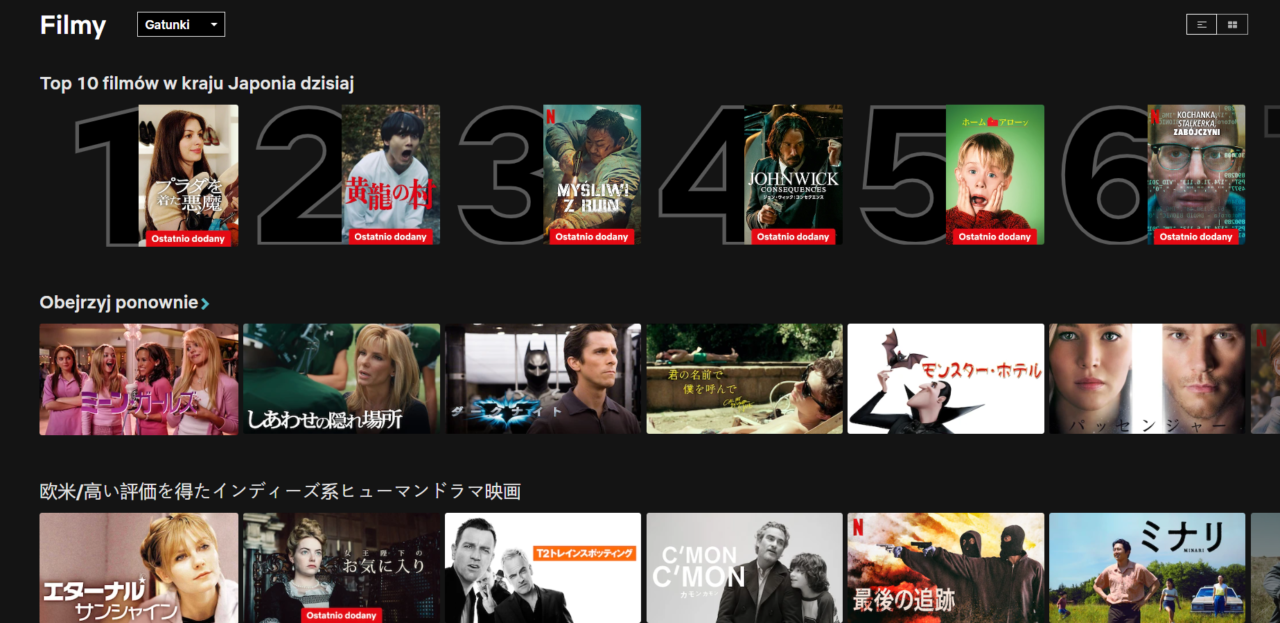Interfejs strony internetowej z kategorii filmowej pokazujący ranking "Top 10 filmów w kraju Japonia dzisiaj" oraz sekcję "Obejrzyj ponownie" z różnymi plakatami filmowymi, niektóre oznaczone jako "Ostatnio dodany".