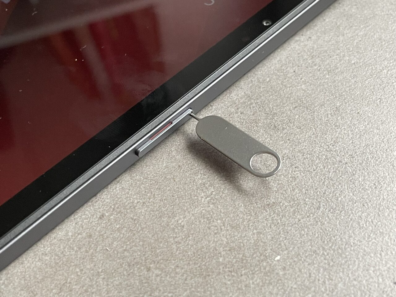 Recenzja Lenovo tab m11. Tacka na kartę microSD