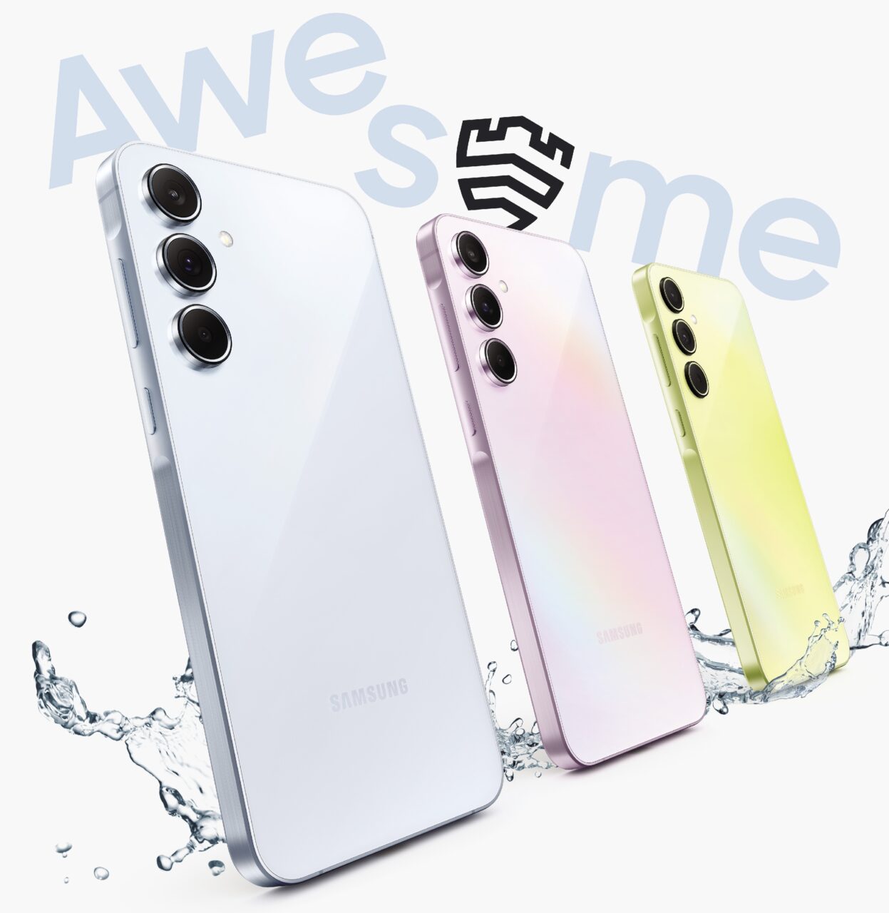 Cztery smartfony Samsung ułożone w linii po skosie, z kolorami od białego poprzez różowe pożółkłe, z tyłu napis "Awesome" i splash wody wokół urządzeń.
