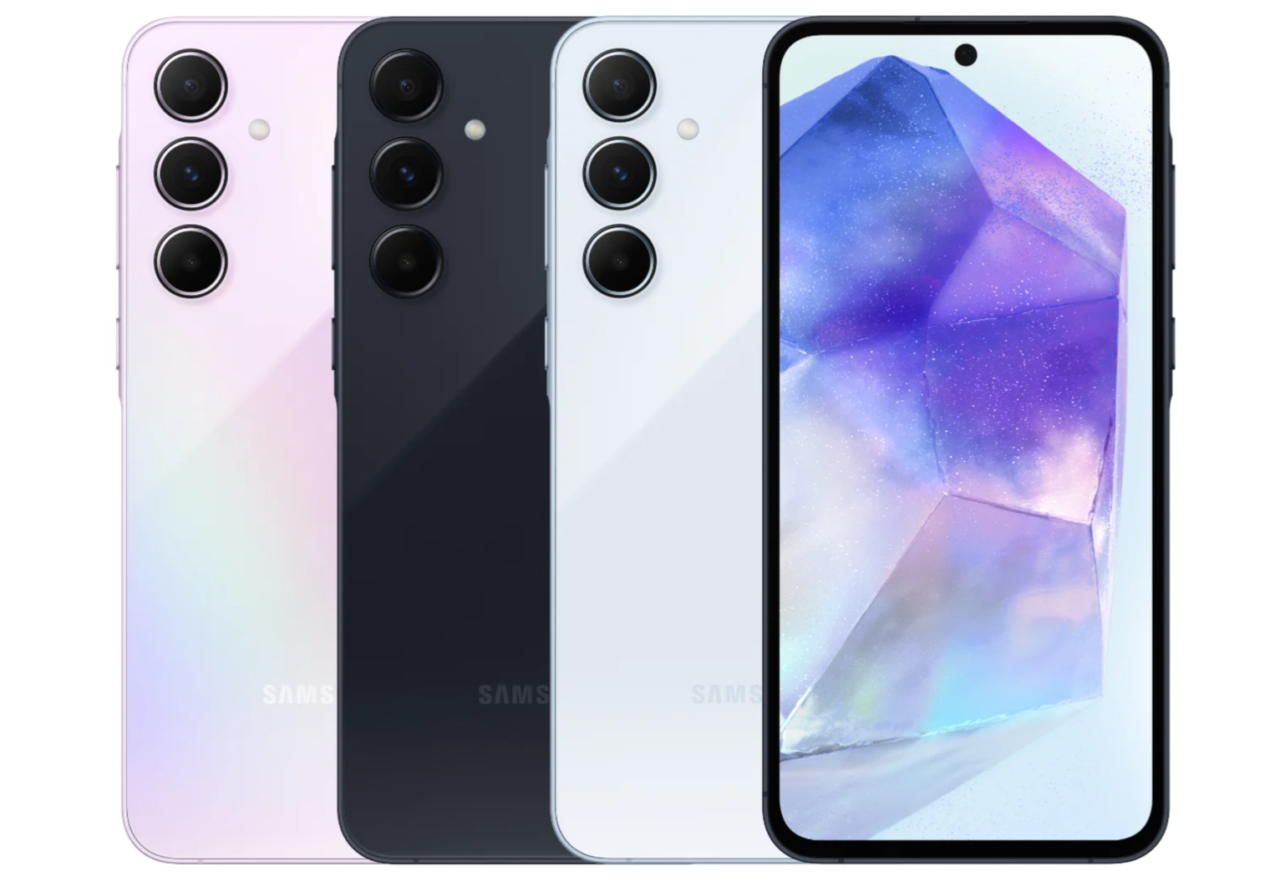 Trzy smartfony Samsung Galaxy różnych kolorów (różowy, czarny, biały) ułożone jeden na drugim z lewej strony i jeden smartfon widoczny od frontu z ekranem wyświetlającym kolorowy krystaliczny wzór z prawej.