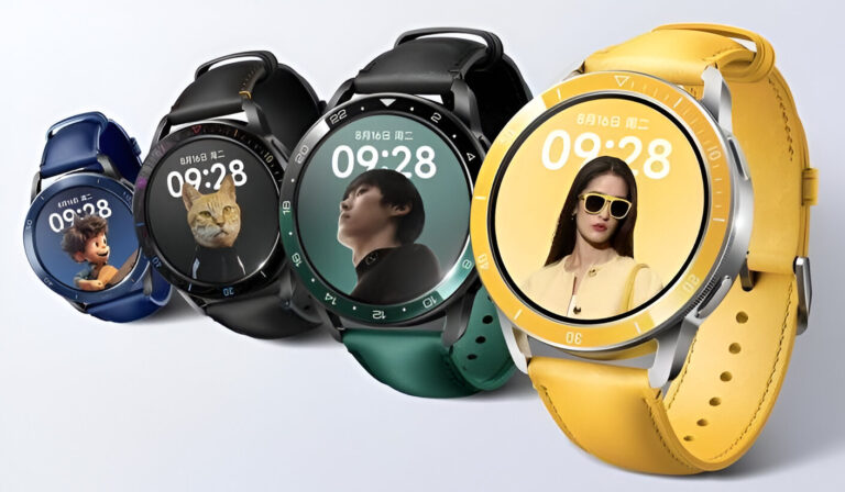 Cztery inteligentne zegarki Xiaomi Watch S3 o różnych kolorach z indywidualnymi tarczami, na których pokazane są godzina i zdjęcia – postaci z animacji, kota, mężczyzny i kobiety.
