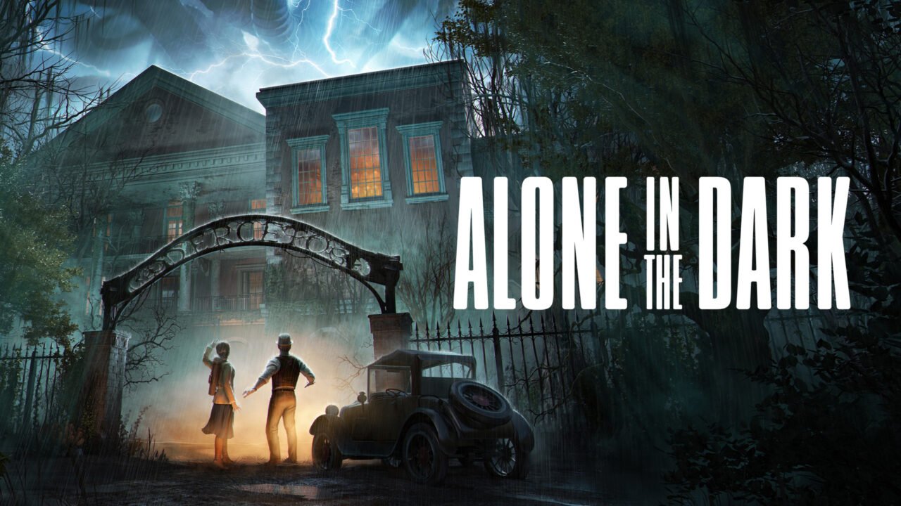 Plakat gry Alone in the Dark. Zaniedbany dwór w nocy podczas burzy z piorunami, z przodu dwie postacie przy starym samochodzie, nad bramą napis "ALONE IN THE DARK".