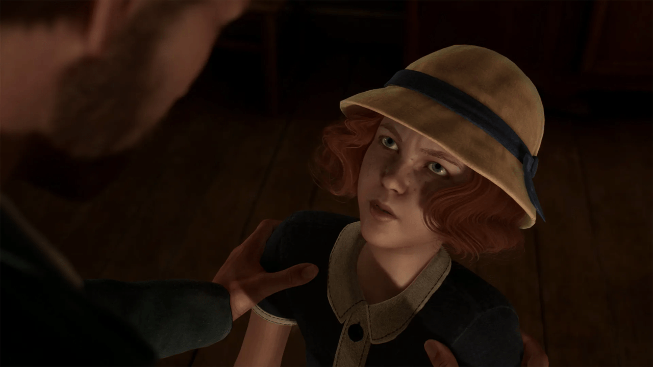 Kadr z Alone in the Dark. Scena z gry komputerowej przedstawiająca fotorealistyczną rudowłosą dziewczynkę w beżowym kapeluszu, która patrzy w górę na nieobecną twarz dorosłego.
